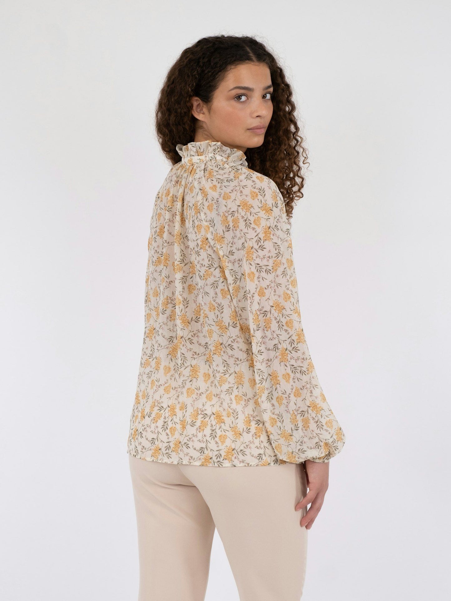 Neo Noir sommie field blouse