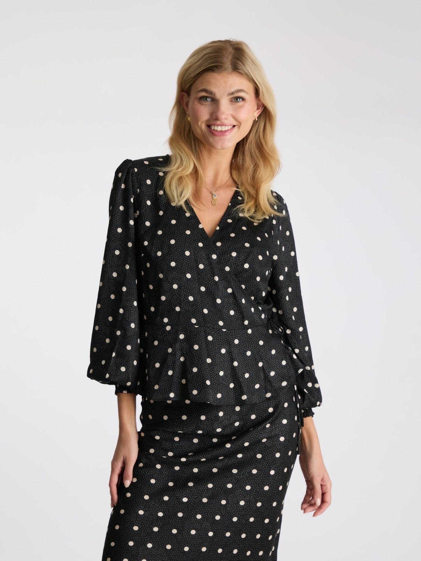 Neo Noir Merry retro dot blouse